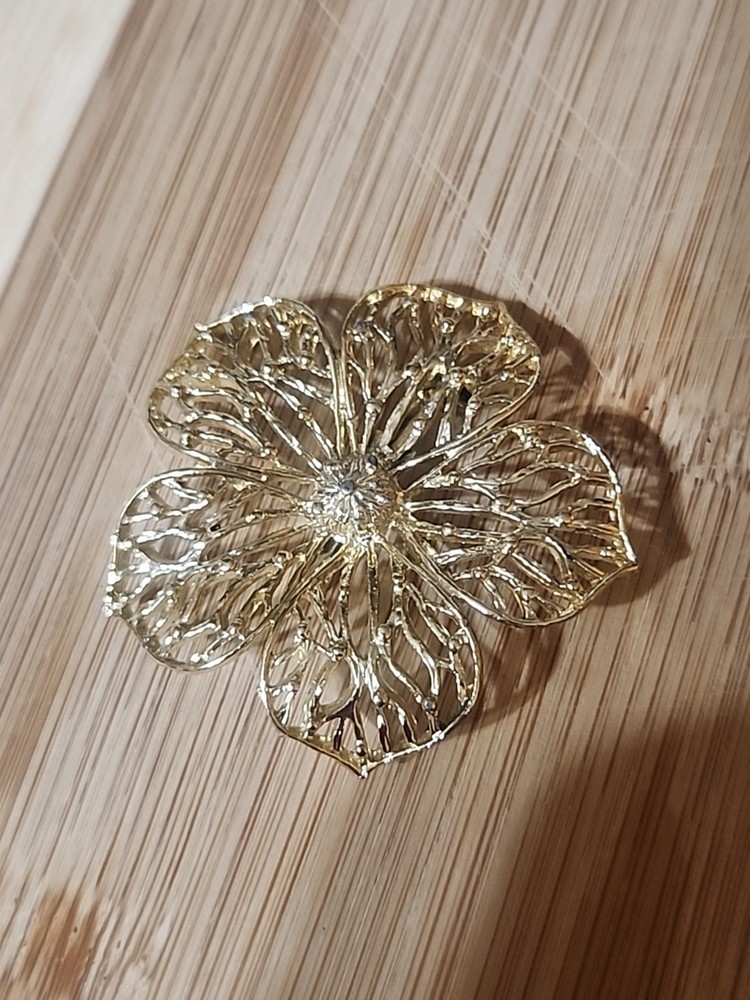 Vintage Signed Gerry’s Gold-Tone Filigree Flower Brooch Pin