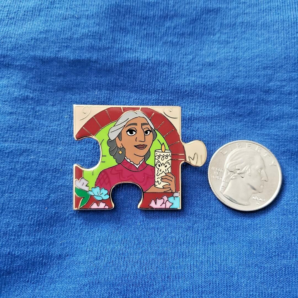 2024 Disney Parks Encanto 600 Puzzle Pin Abuela Alma Madrigal LE600-image