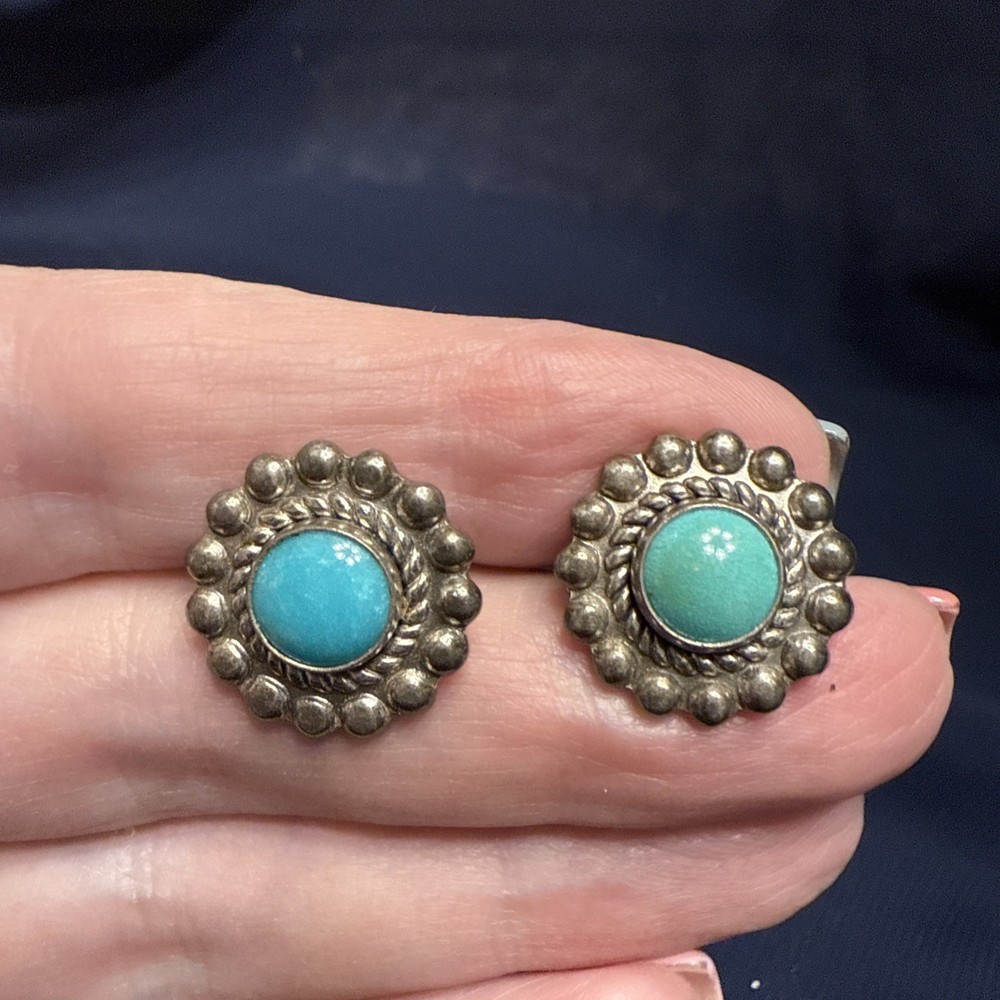 Vintage Sterling Silver Turquoise Screw Back Earrings