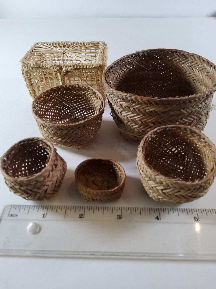 Vintage Set Of Miniature Nesting Baskets