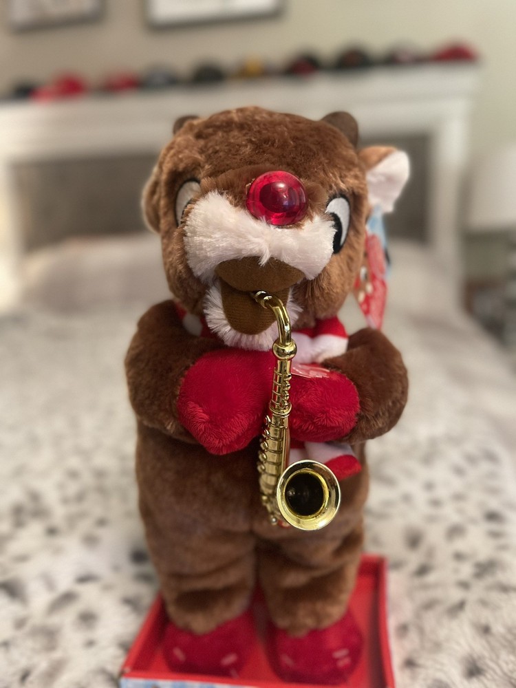 Rudolph the Red Nosed Reindeer Saxophone Animated Musical Dan Dee 13
