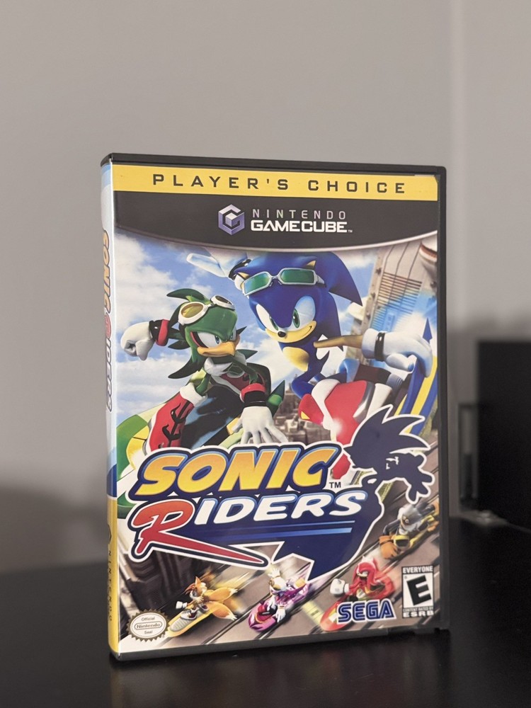 Sonic Riders (Nintendo GameCube, 2006) Complete in Box with Manual.
