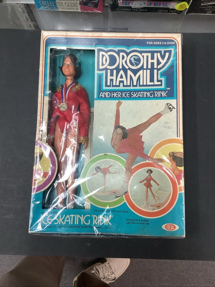 Ideal Doll Dorothy Hamill &  Ice Skating Rink No. 1290-6 Vintage 1977 w/ Box
