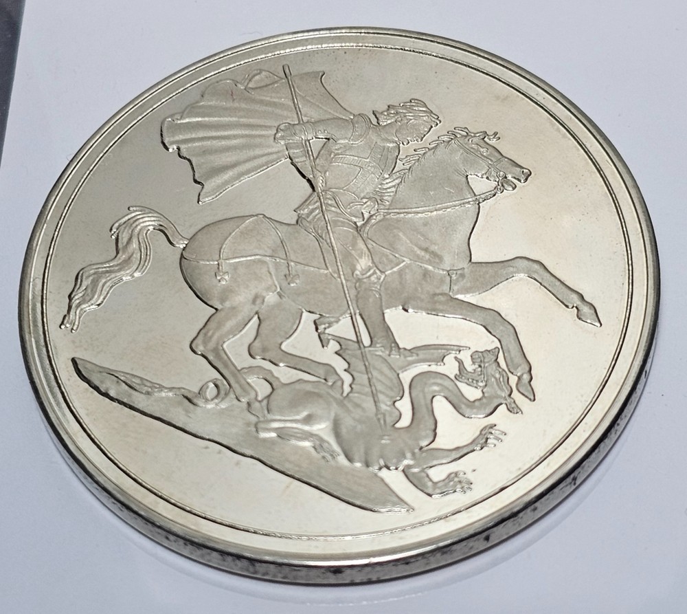 The Tower Mint Commemorative Medal Coin Hampton Court Palace