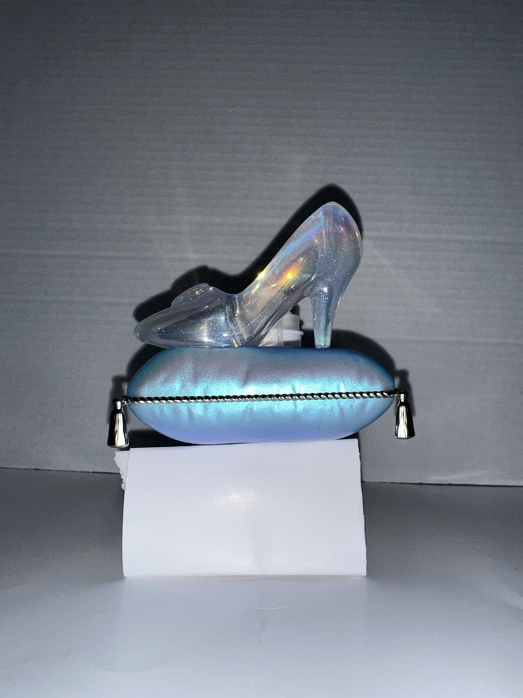 Bath and Body Cinderella Adjustable Wallflowers Scent Control Nightlight
