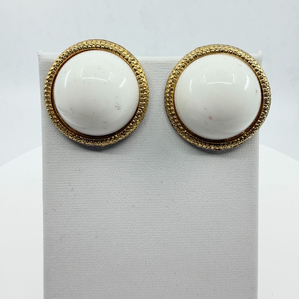 Vintage 80s Chunky White Cabochon Clip On Earrings Textured Gold Tone Round