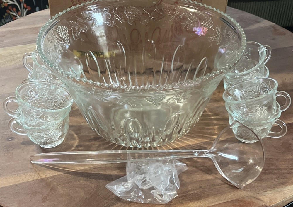Indiana Glass PRINCESS 18 Piece Punch Bowl Set Harvest Grape Fruit With Orig Box
