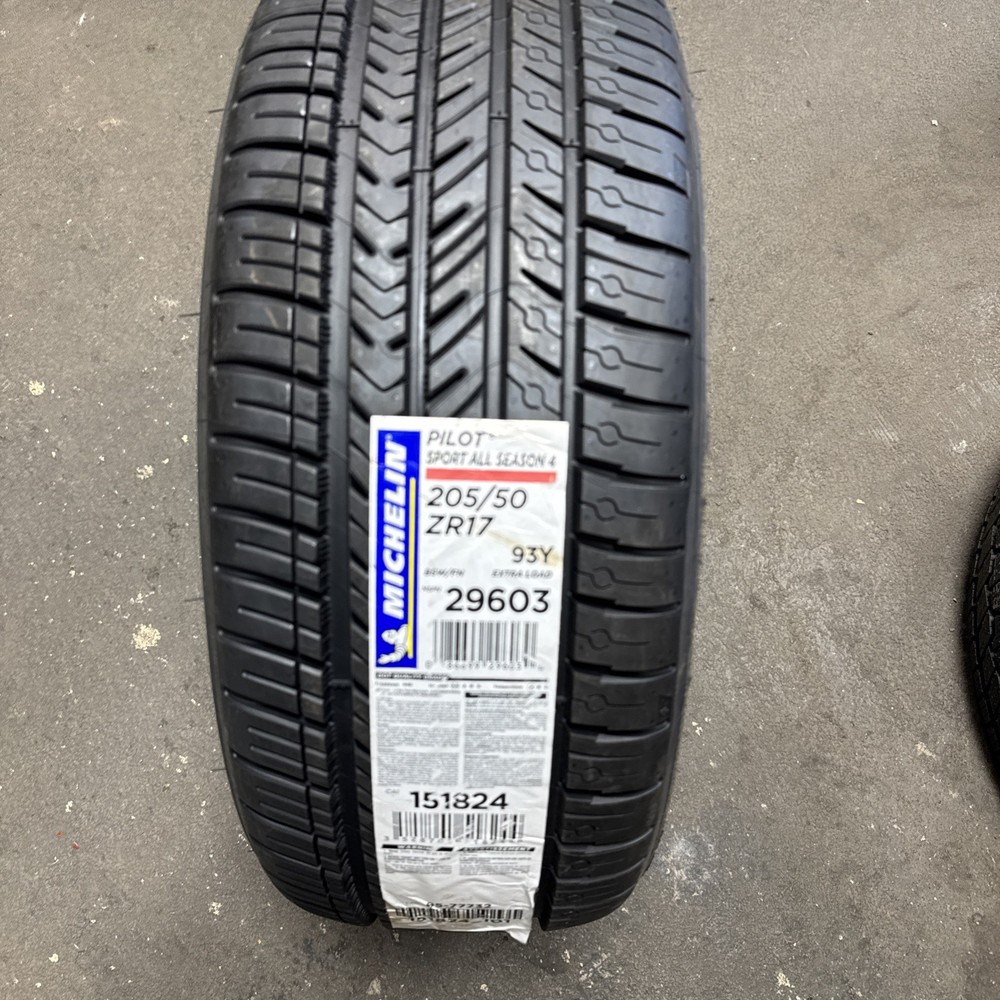 Michelin Pilot Sport AS 4 205/50ZR17 Tire
