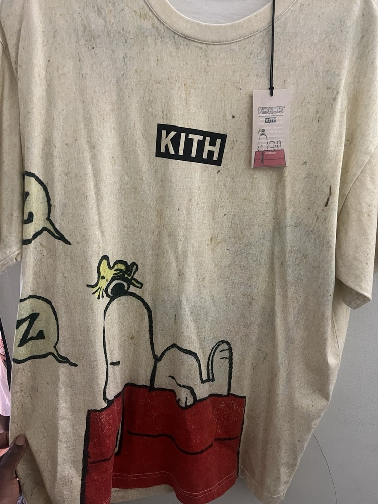 Kith x Peanuts Vintage Tee. Size L