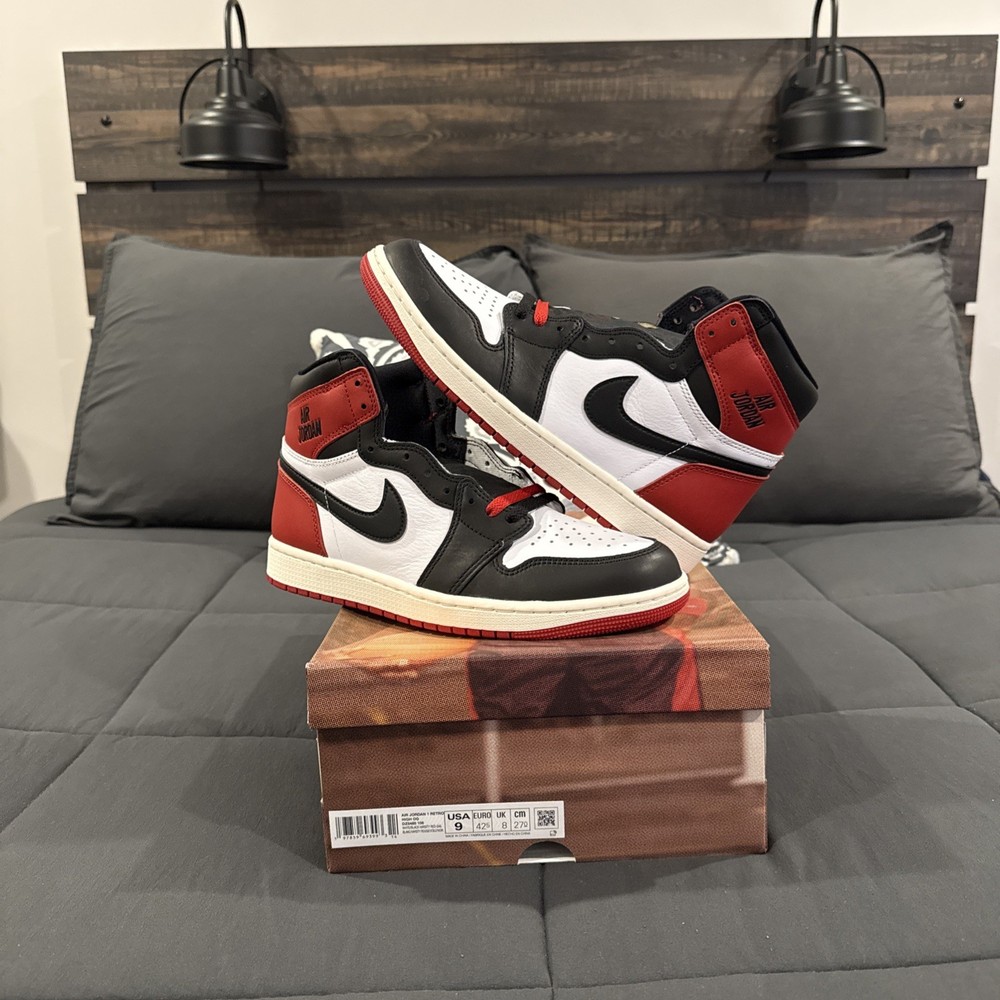 Air Jordan 1 Retro High OG (Black Toe reimagined)￼