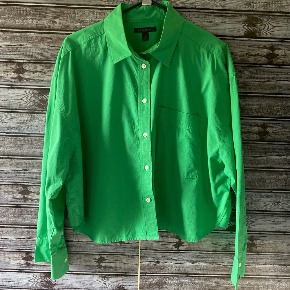 Banana Republic Women's Long-Sleeved Button-Down Top Size XL Green Cropped Logo