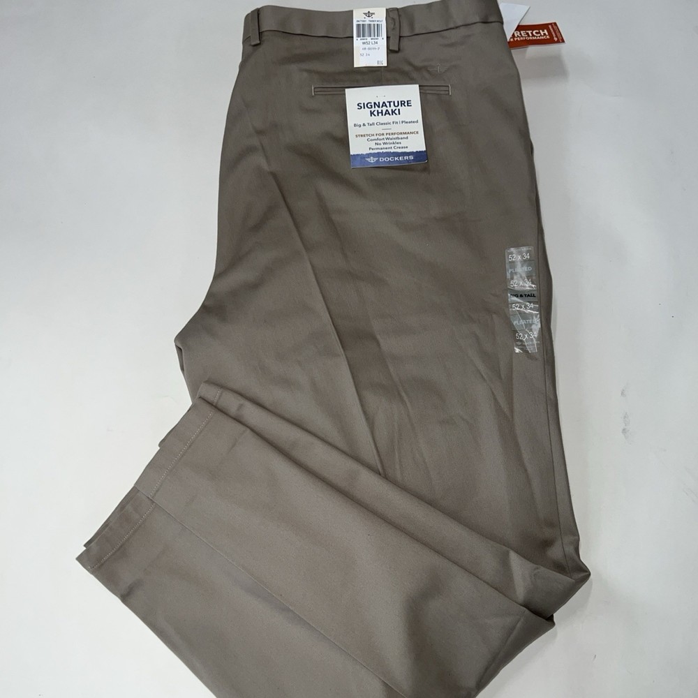 Dockers Signature Khaki Stretch Classic Fit Pleated Pants Sz 52 X 34 Tan NEW