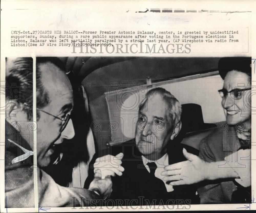 1969 Press Photo Former Premier Antonio Salazar & supporters in Lisbon, Portugal
