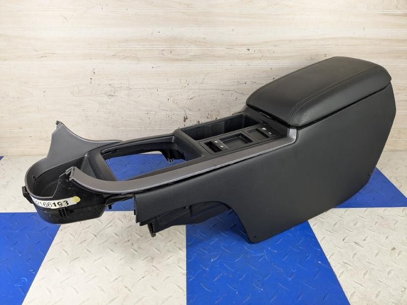 2006 PONTIAC GTO FRONT FLOOR CENTER CONSOLE BLACK WITH NO SHIFTER OEM