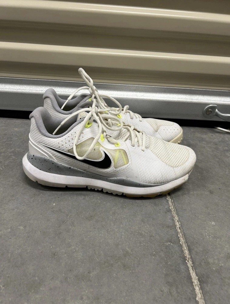 Nike Tiger Woods TW 2014 Volt 652627-100 Spikeless Golf Shoe Cleat Mens Size 11