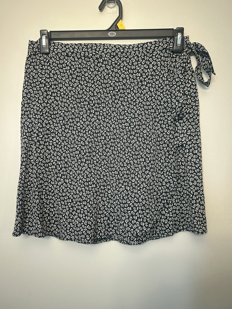 Madewell Black Floral Wrap Skirt Size 6