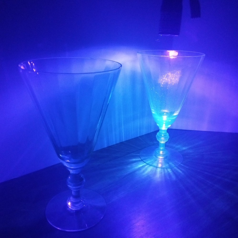 2 Tiffin Twilight Blue Neodymium Alexandrite Uranium Vaseline Goblets 1970s Vtg
