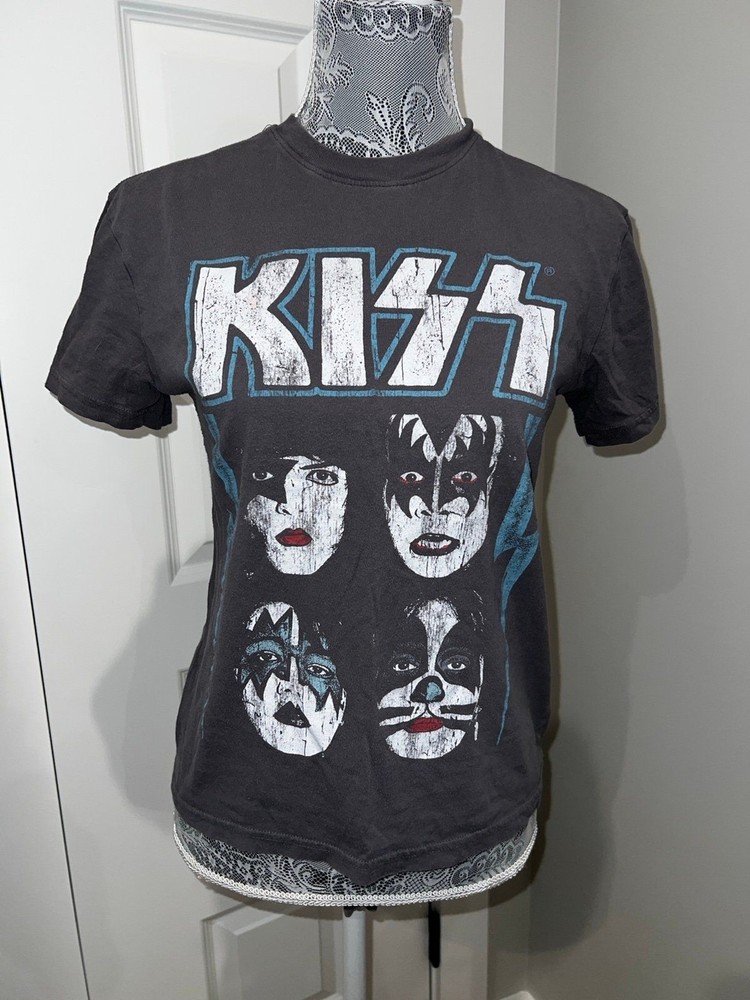 KISS Rock Band Vintage Graphic T-Shirt for Fans