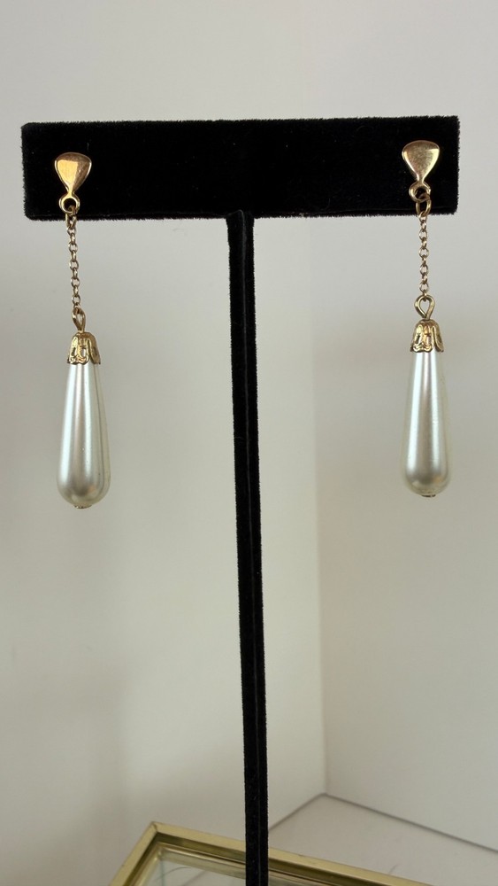 Vintage Gold Tone Faux Pearl Teardrop Chain Dangle Earrings
