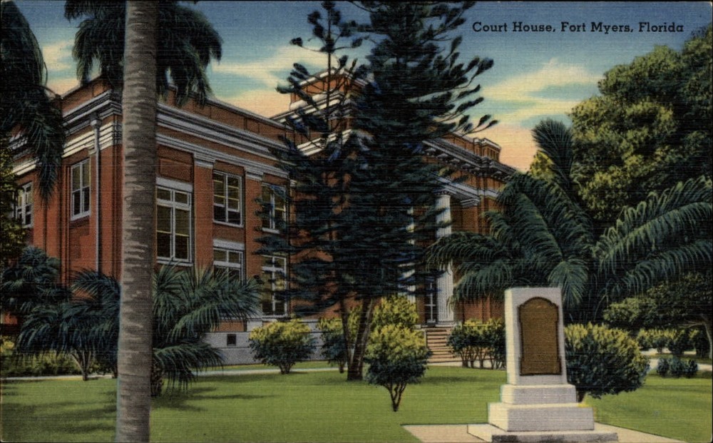 Court House Fort Myers Florida palm trees ~ 1940s linen postcard