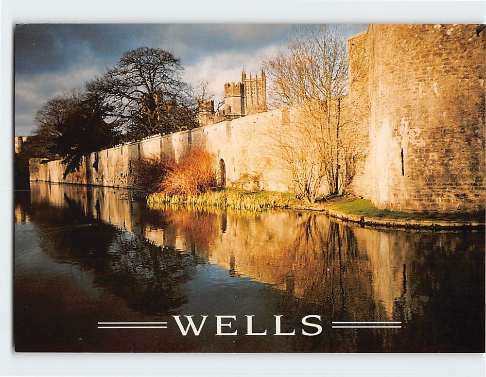 Postcard Bishop's Palace Walls & Moat Wells England