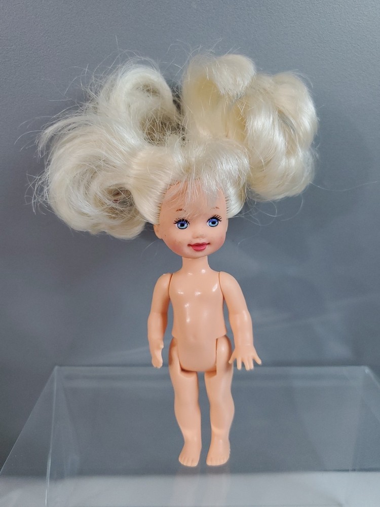 Vintage Barbie Sister Kelly Doll Lever on Back Waves Arm Mattel 1994