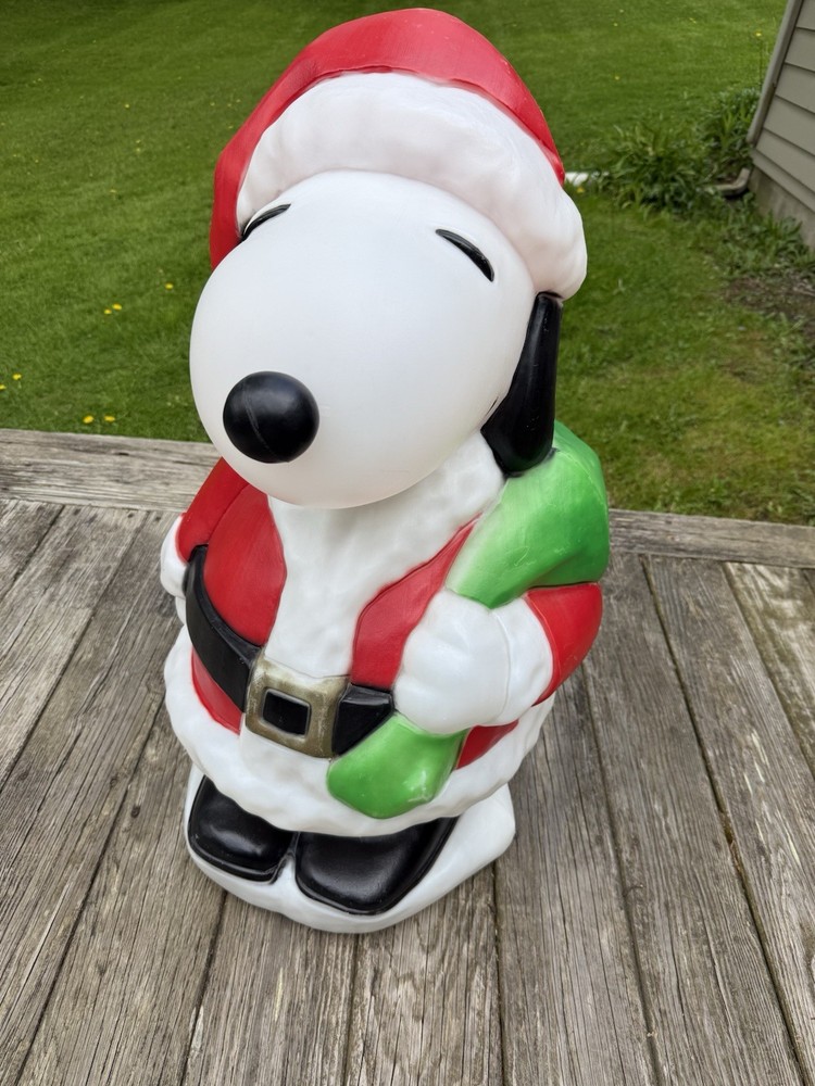 Vtg 1999 Santa's Best Snoopy Peanuts Christmas Blow Mold 32