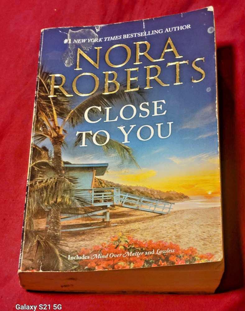 Close to You - Nora Roberts - Softcover - 2-in-1 Romance - Reader's Copy