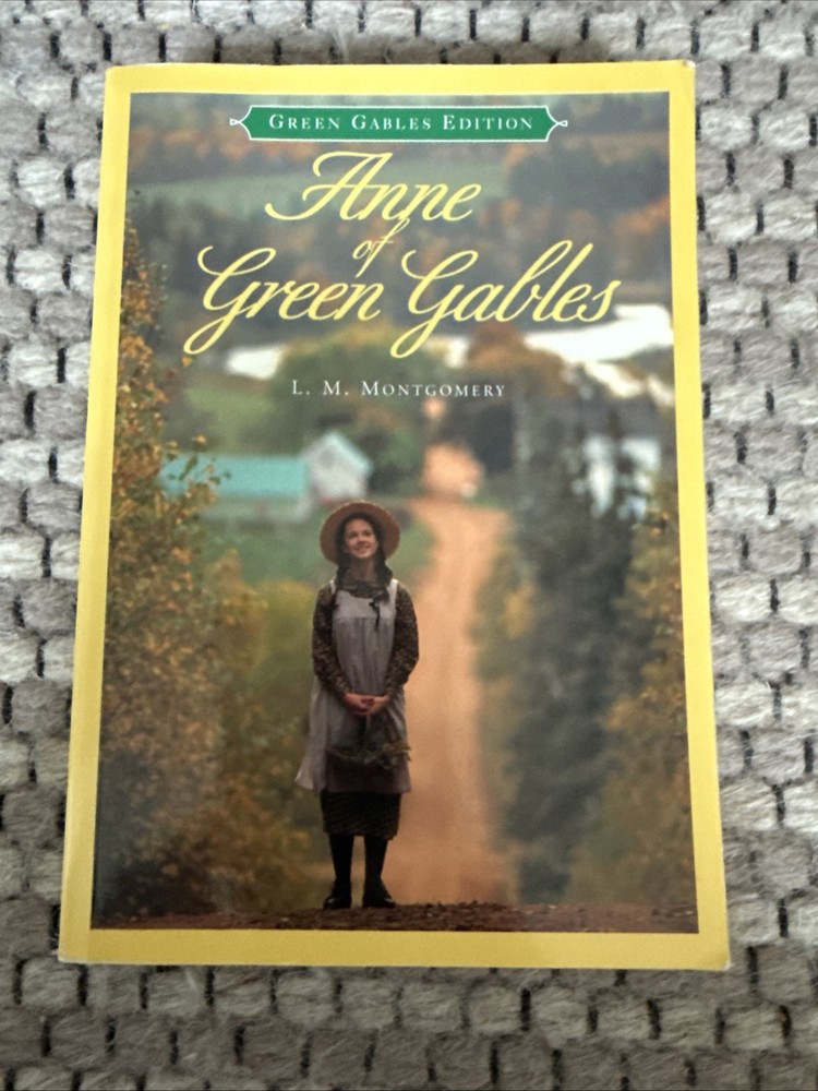 Anne Of Green Gables Green Gables Edition Paperback L.M Montgomery