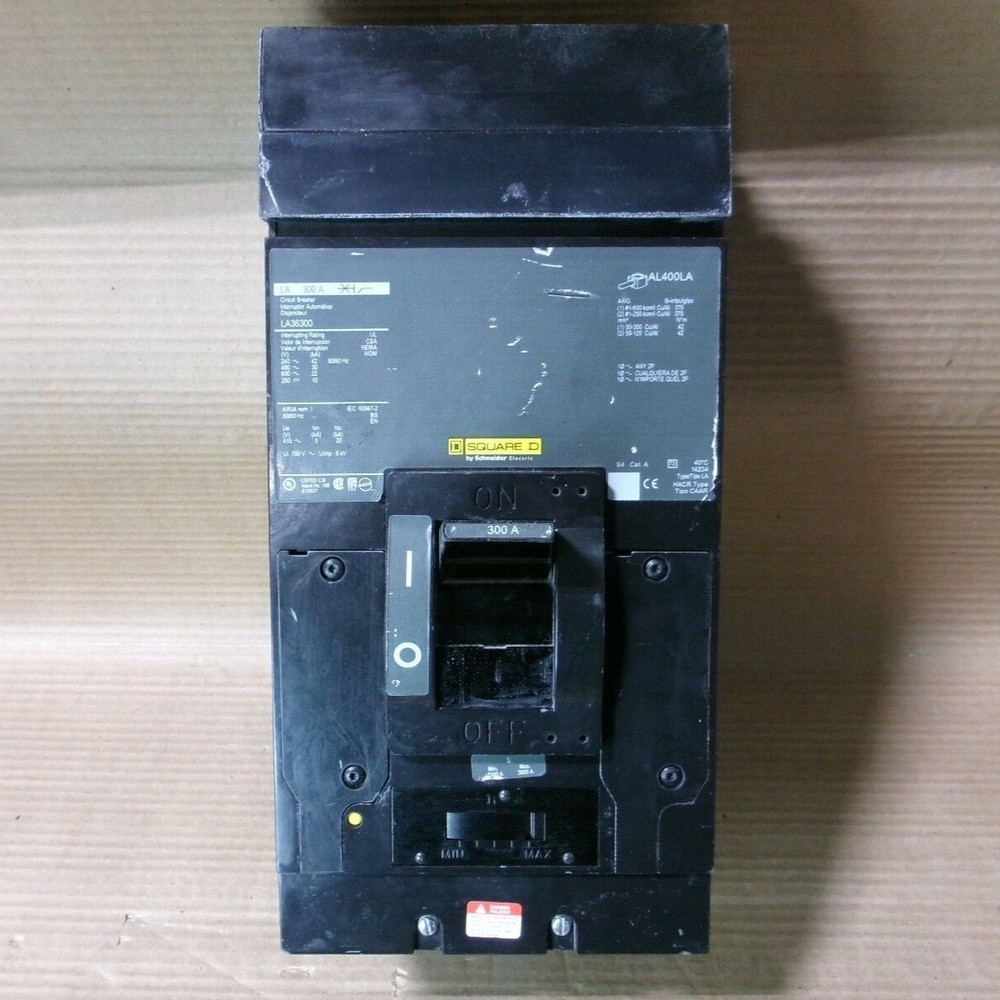 Square D LA LA36300 3 Pole 300 Amp 600V  I-Line Circuit Breaker FLAWED #37