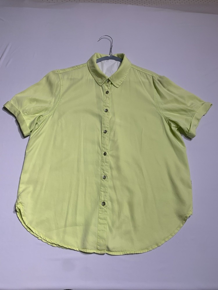 CALVING KLEIN  FOR WOMEN SHIRT SIZE MEDIUM PISTACHIO GREEN COLOR
