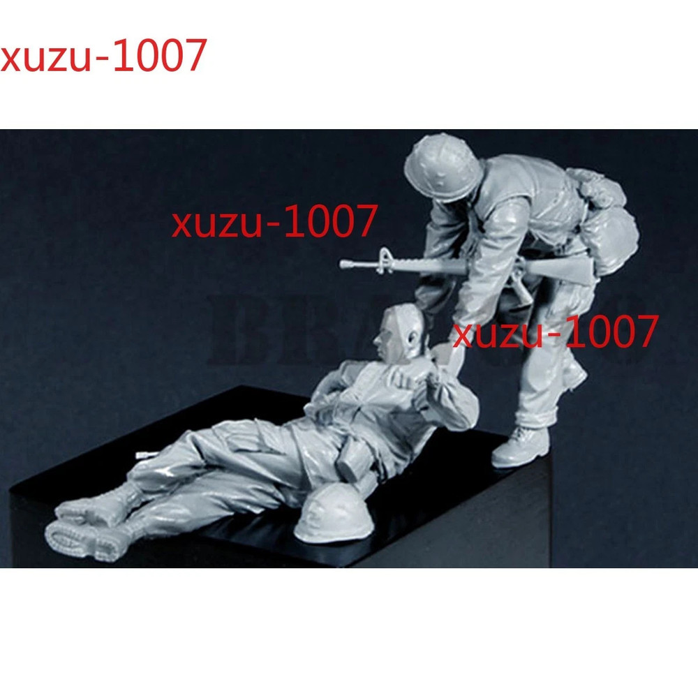 1/35 Fallen Comrade Vietnam War 2 Soldiers Resin Figures Unpainted Unassembled