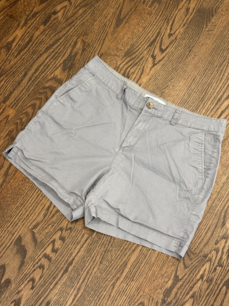 Old Navy Women's Everyday High Rise Chino Shorts Size 14 Gray 98% Cotton