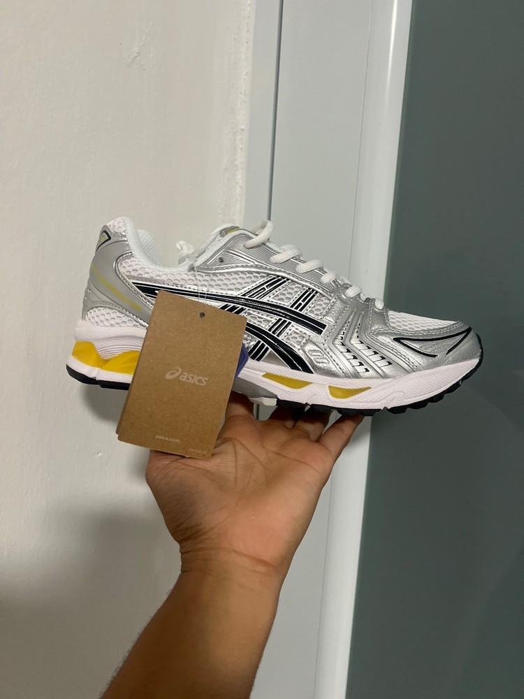 Tenis Ascis unisex size 8 de mujer o 6 de hombre