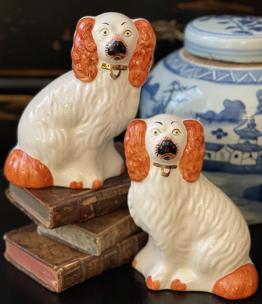 Stunning Antique 19C English Staffordshire Hunt Spaniel Mantle Dog Pair 7”