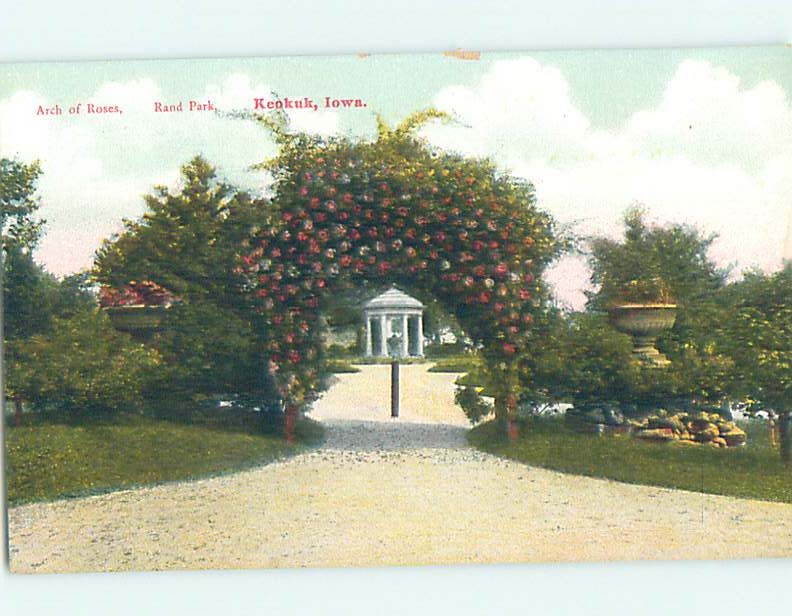 Divided-Back PARK SCENE Keokuk Iowa IA H3579