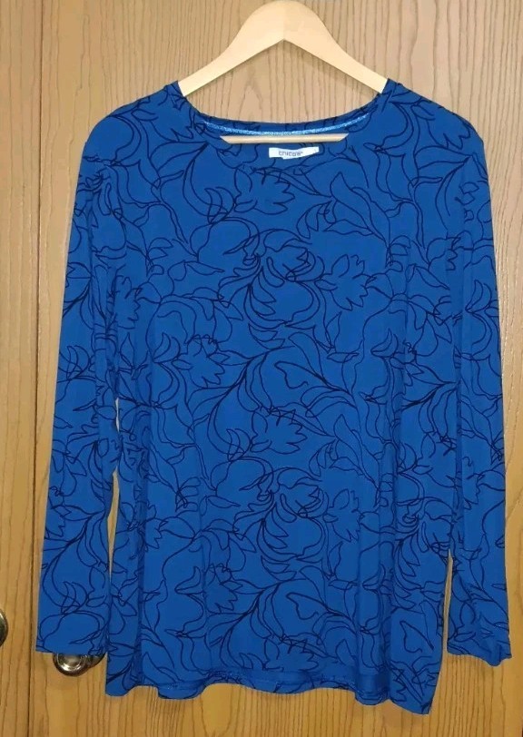 Chicos Long Sleeve Blouse Shirt Womens Size 4/XXL Blue Line Flower Design Artsy