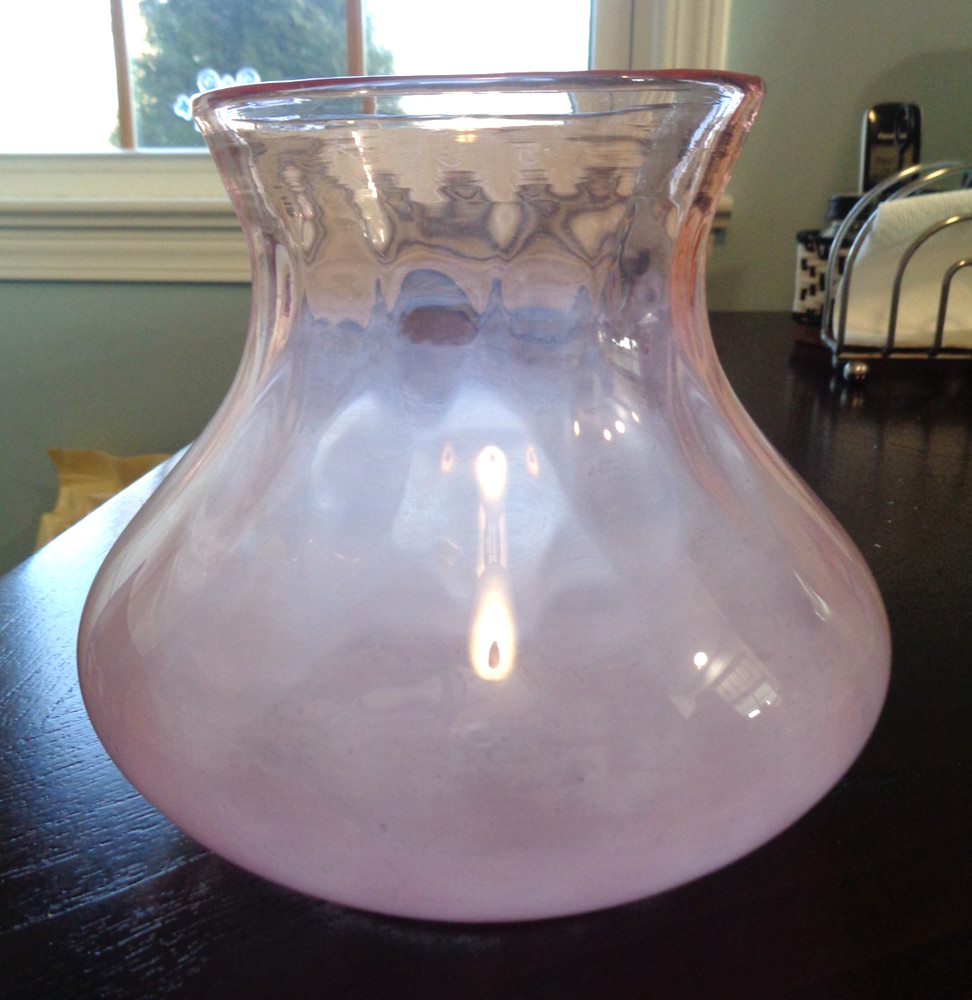 Lovely Vintage Hand Blown Pink Glass Diamond Optic Bulbous Vase