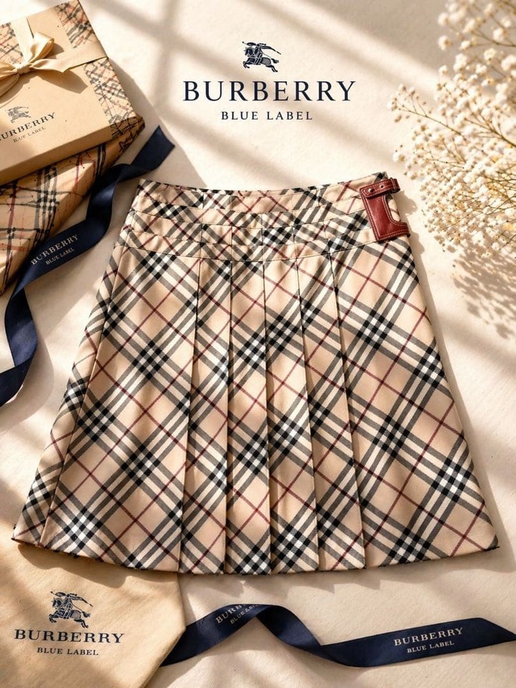 Burberry Blue Label Nova Check Pleated Skirt Made in Japan Size 36