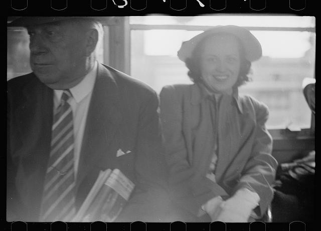 Photo:1930s Couple in Car Portrait Smiling Woman Man Suit Hat