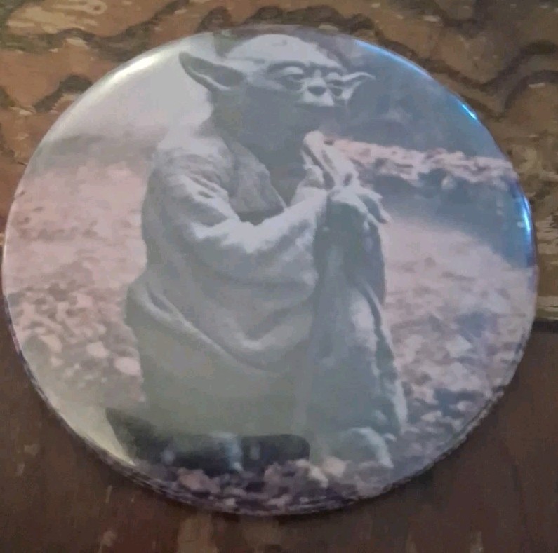 Vintage 1980 Star Wars Empire Strikes Back Yoda Pinback Pin