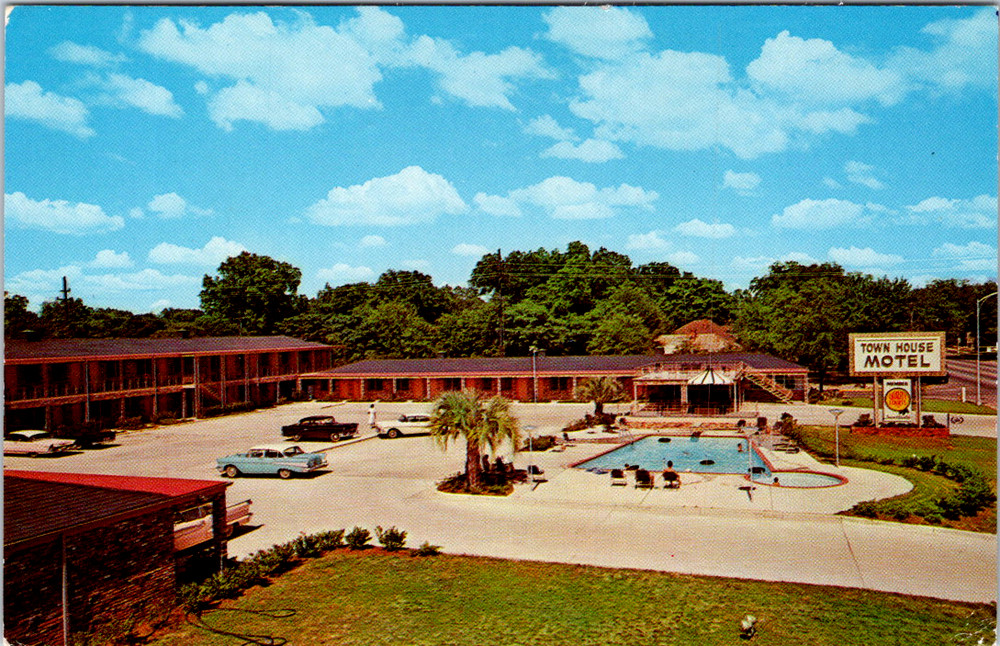 Vintage Postcard Town House Motel Albany Georgia Pool View