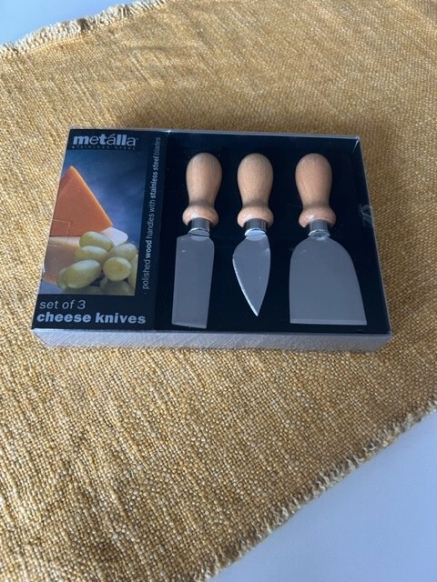 Metalla Stainless Steel w/Polished Wood Handles Set of Three Cheese Knives New