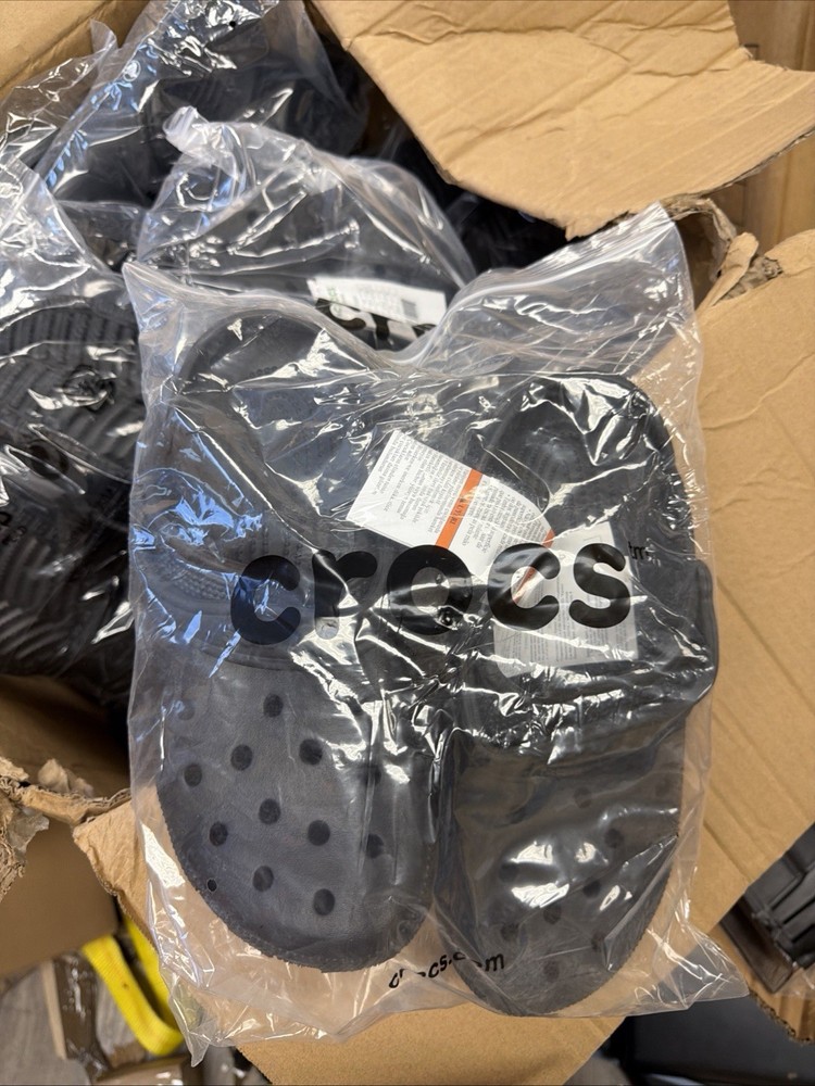 crocs mens 8 new