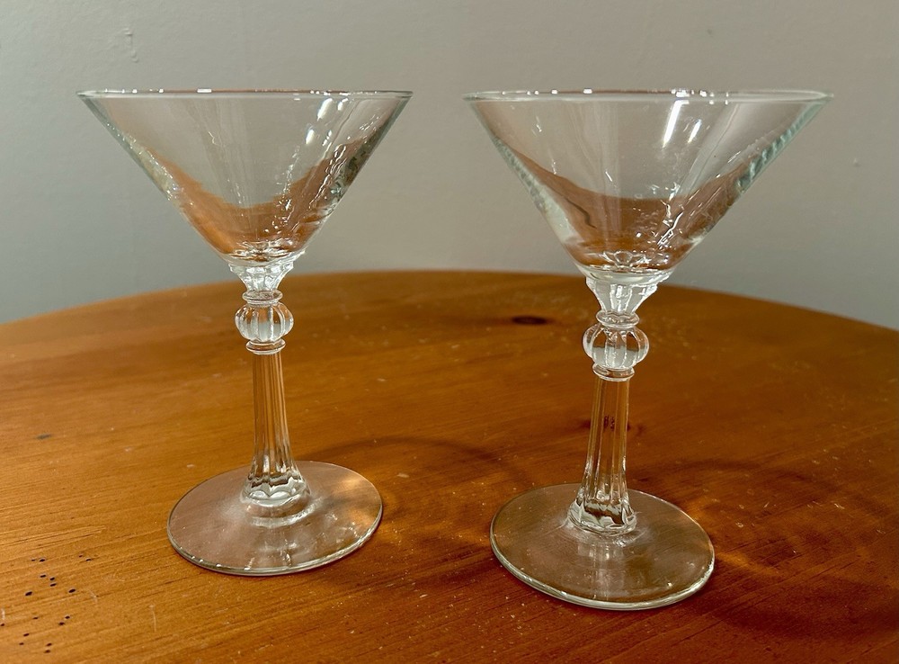 Set Of 2 Vintage Libbey Stardust Clear Martini Cocktail Glasses. 6” Tall 4” Wide
