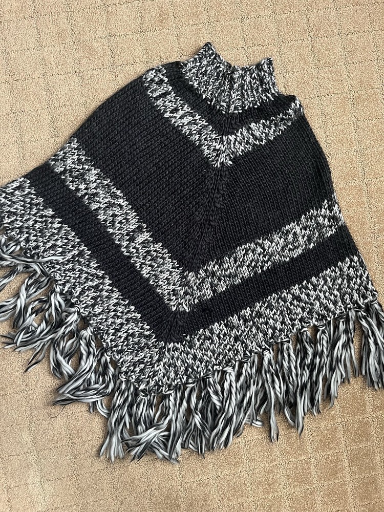 Vintage  Kenneth Cole Y2K Reaction Knit Shawl Poncho Fringe Sweater One Size