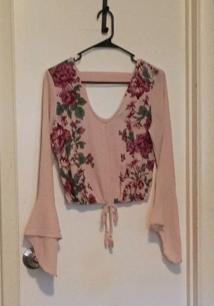 rue21 Women's Pink Floral V-Neck Tie Front Long Bell Sleeve Crop Blouse Size S