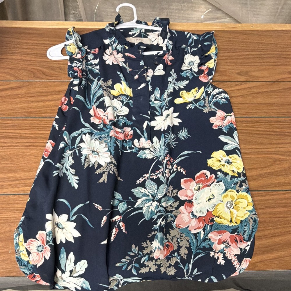 LOFT Women’s XS Blue Floral High Neck Sleeveless Ruffle Button Blouse