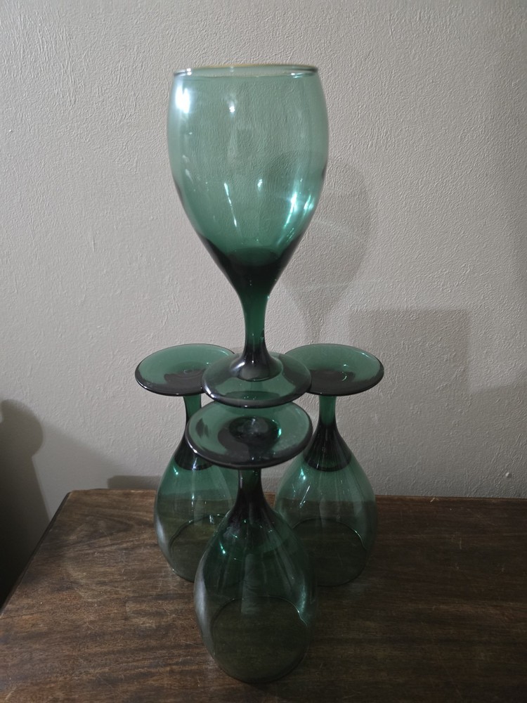 Set Of 4 Vintage Libbey Teardrop Juniper Green W/Gold Trim 12 oz Wine Glasses