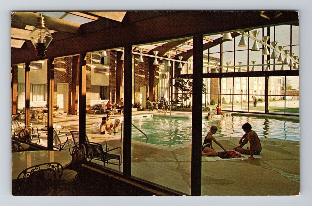 Louisville KY-Kentucky, Ramada Inn, Vintage Postcard